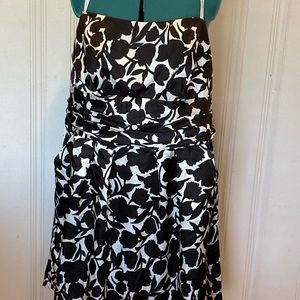 David’s Bridal short strapless black and white dress size   24
